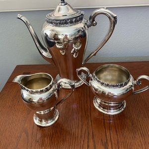 Vintage Castle - Wm.Rogers Tea/Coffee, Sugar and Cream set